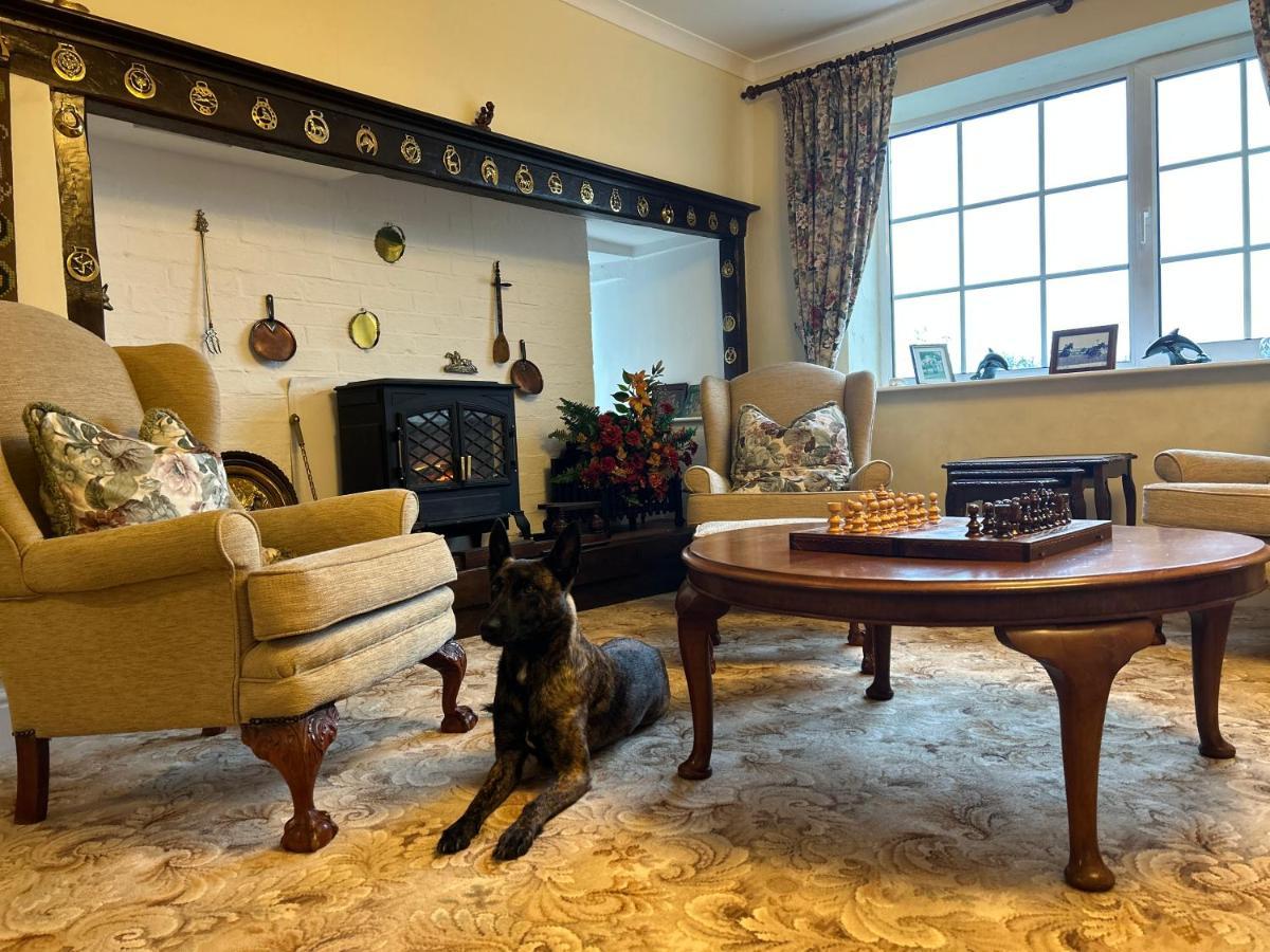 Lucy Cross Guest House ภายนอก รูปภาพ