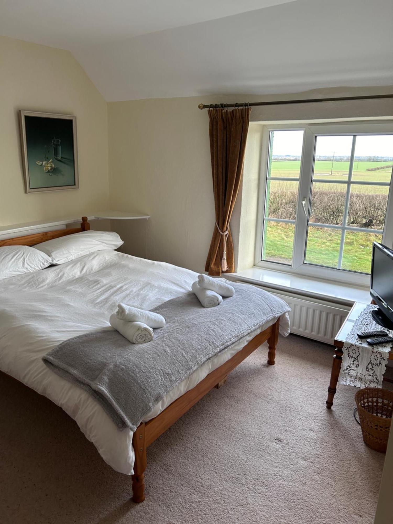 Lucy Cross Guest House ภายนอก รูปภาพ